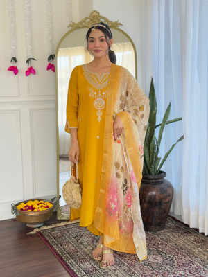 paya fashion Embellished, Embroidered Kurta, Trouser/Pant & Dupatta Set
