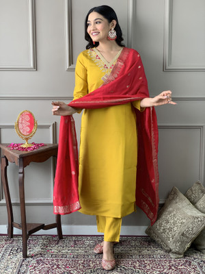 THE HARITAGE FASHION Women Kurti Pyjama Dupatta Set