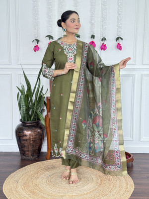 PILUDI Embroidered Kurta, Salwar & Dupatta Set