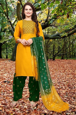 sakdasariya Embellished Kurta, Trouser/Pant & Dupatta Set