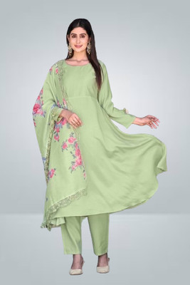 CLASSYCLOSET Solid Kurta, Trouser/Pant & Dupatta Set