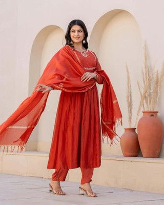 VHCLOTHES Self Design Kurta, Salwar & Dupatta Set