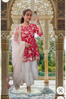 Jupki febrics Embroidered Kurta, Sharara & Dupatta Set