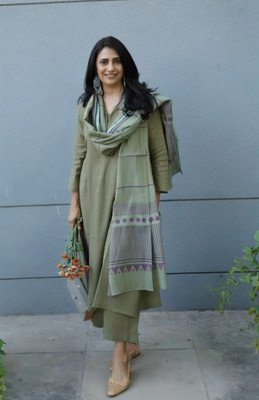 Dulero Solid Kurta, Trouser/Pant & Dupatta Set