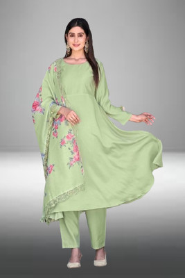 CLASSYCLOSET Solid Kurta, Trouser/Pant & Dupatta Set