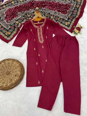 Talavadi Embroidered Kurta, Salwar & Dupatta Set