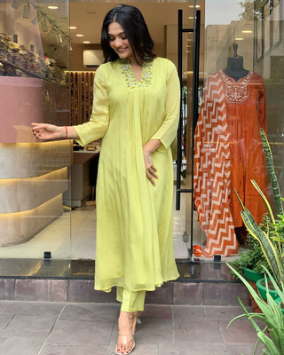 kiwastudio Embroidered Kurta, Trouser/Pant & Dupatta Set