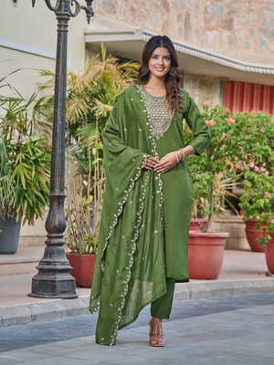 aadhiya impex Women Embroidered A-line Kurta(Green)