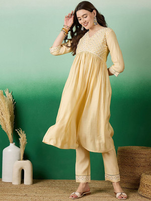 Sangria Women Kurti Pant Set