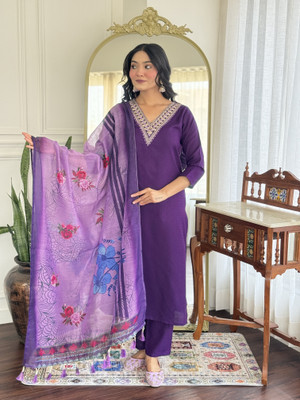 Runaya Nx Printed, Solid Kurta, Trouser/Pant & Dupatta Set