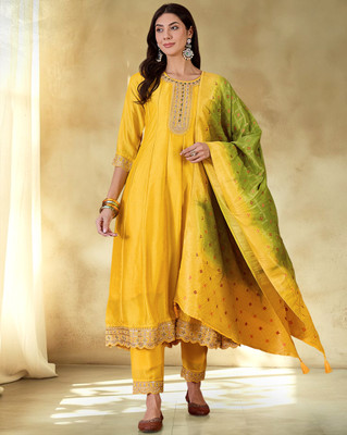 Tasrika Embroidered Kurta, Trouser/Pant & Dupatta Set