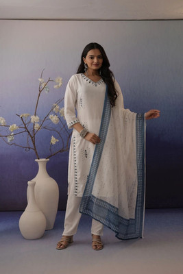 VAIDDO Embroidered Kurta, Salwar & Dupatta Set