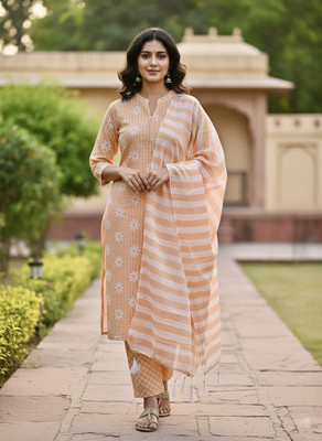 Fabricfetch Floral Print Kurta, Trouser/Pant & Dupatta Set