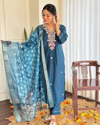MEHZEEL FAB Self Design Kurta, Trouser/Pant & Dupatta Set