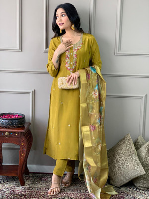 VHCLOTHES Woven Kurta, Salwar & Dupatta Set