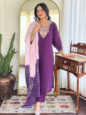 VHCLOTHES Self Design Kurta, Salwar & Dupatta Set