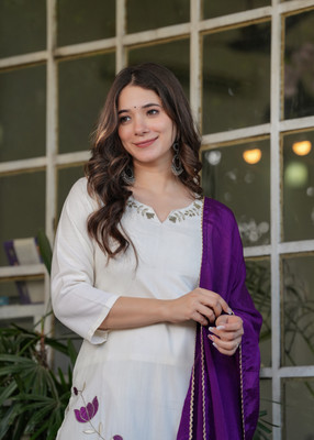 Priyashi Women Kurti Pant Dupatta Set