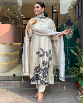 Sanzzy Embroidered Kurta, Palazzo & Dupatta Set