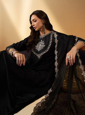 KHANJAN FASHION Embroidered, Floral Print, Self Design Kurta, Trouser/Pant & Dupatta Set