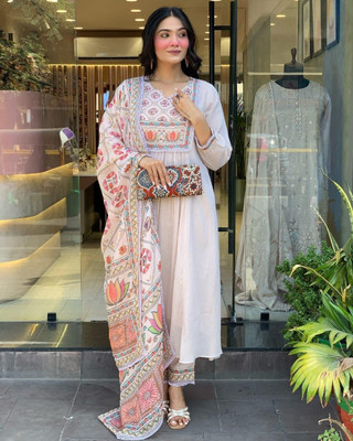 CreationRajvi Self Design Kurta, Trouser/Pant & Dupatta Set