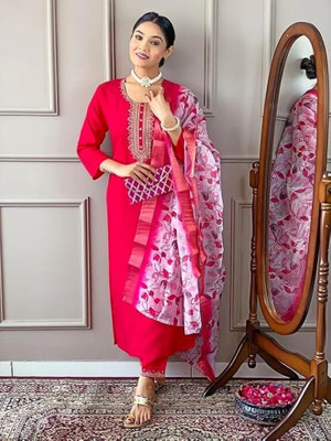 PILUDI Embellished Kurta, Salwar & Dupatta Set