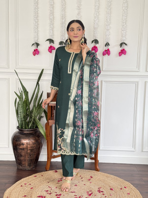 PILUDI HOUSE Women Kurti Pant Dupatta Set