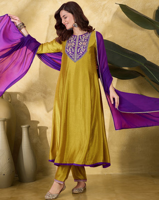 Tasrika Embroidered Kurta, Trouser/Pant & Dupatta Set