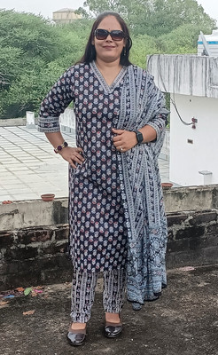 VIMOO Self Design Kurta, Trouser/Pant & Dupatta Set