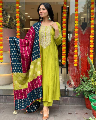 DHRUMI FASHION Embroidered Kurta, Trouser/Pant & Dupatta Set