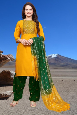 sakdasariya Embellished Kurta, Trouser/Pant & Dupatta Set