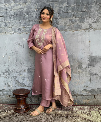 RADHEKRISHNA FASHIONABLES Woven Kurta, Salwar & Dupatta Set