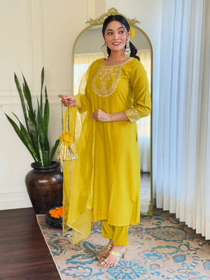 GownGrace Solid Kurta, Salwar & Dupatta Set