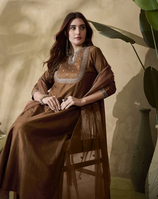 Tasrika Embroidered Kurta, Trouser/Pant & Dupatta Set