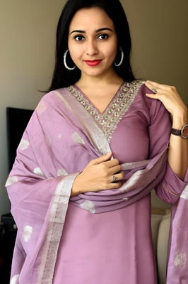 Aksa Fashion Embroidered, Solid Kurta, Trouser/Pant & Dupatta Set