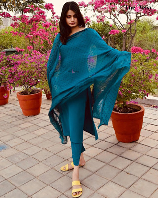 Noor Creation Women Kurti Pant Dupatta Set