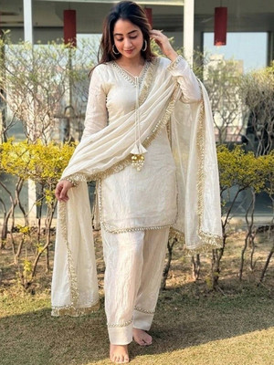 DISHUENTERPRISE Solid Kurta, Patiala & Dupatta Set