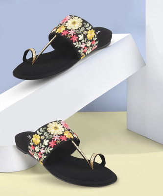 MOCHI Women Flats(Black , 3)