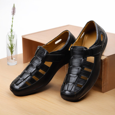 TR Men Sandals(Black , 7)
