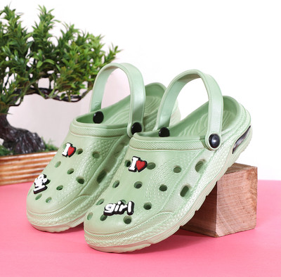 ISHAAN TASHAN Comfortable Lightweight Fashionable Super Soft Outdoor Women Clogs(Green , 5)