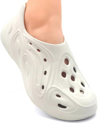 HRX by Hrithik Roshan Men Clogs(Off White , 7)