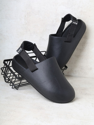 yoho Men Clogs(Black , 8)