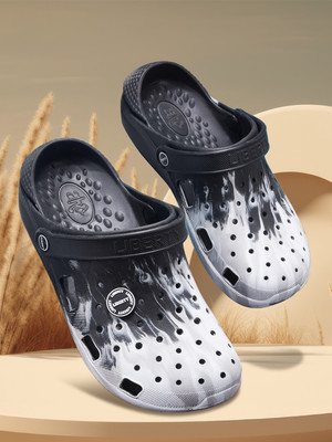 LIBERTY Men Clogs(Black , 8)