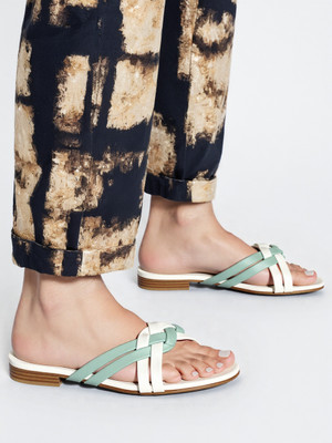 Safarr Girls Strap Flats(Multicolor ,)