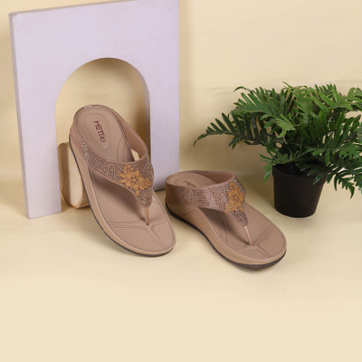 METRO Women Flats(Beige , 4)