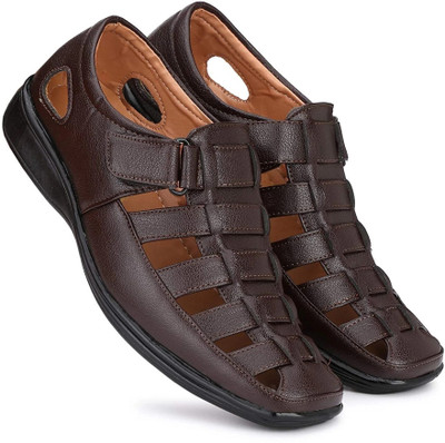 STREETLOOK Men Sandals(Brown , 10)
