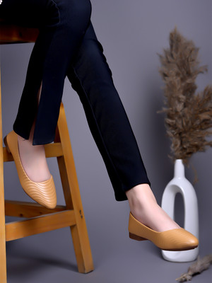 SHOETOPIA Women Bellies(Tan , 8)