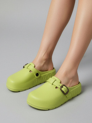 Feet Runner Women Clogs(Green , 5)