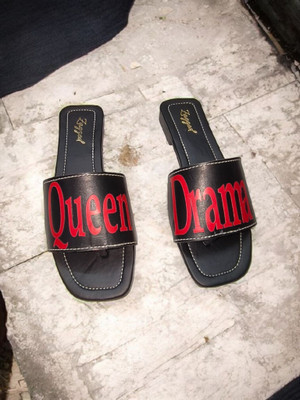 Silver Aly Women Flats(Black , 6)