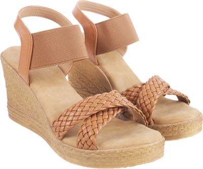 METRO Women Wedges(Tan , 5)