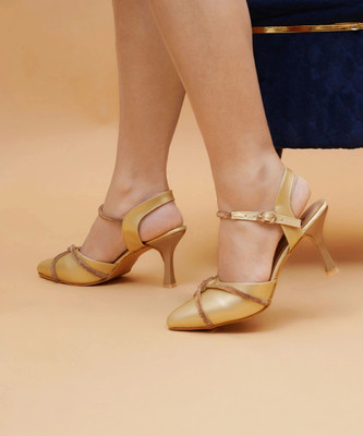 PLANET WALK Lightweight comfort extra-soft with trendy, premium stylish design Women Heels(Gold , 7)